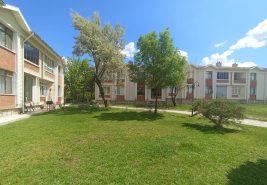 3S’TEN GAZLIGÖL’DE K.OTOPARKLI SATILIK EŞYALI 3+1 DUBLEKS VİLLA
