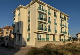 AFYON 3S EMLAKTAN SELÇUKLUDA 1+1 EŞYALI LÜX DAİRE